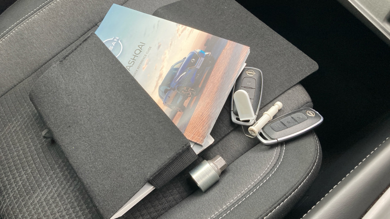 Nissan Qashqai 1.3 DiG-T MH N-Connecta 5dr Petrol Hatchback